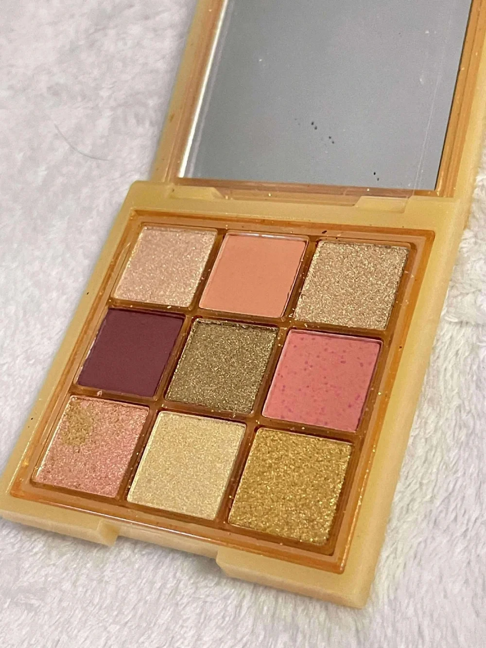 Huda Beauty Gold Obsession Eyeshadow Palette